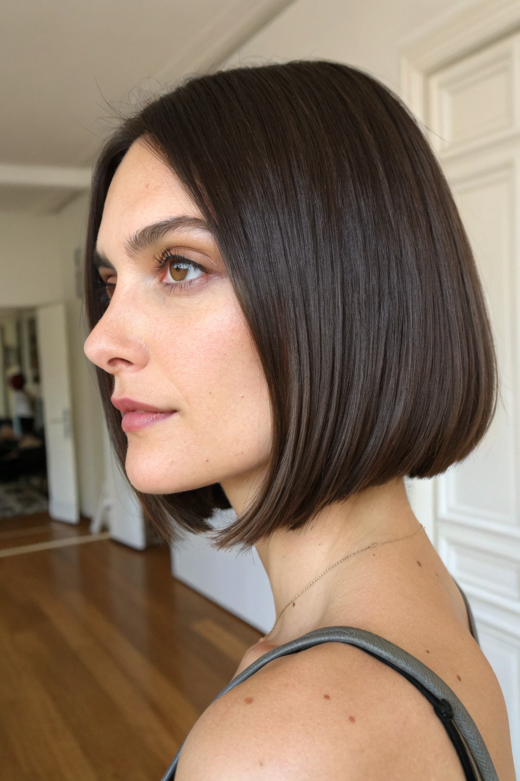 8) sleek straight bob