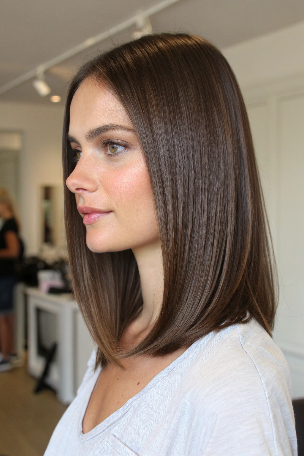 7) sleek and shiny lob