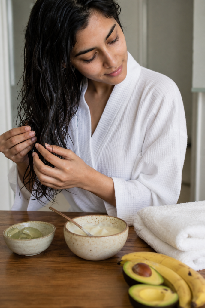 How to repair dry and damaged hair at home image 01
