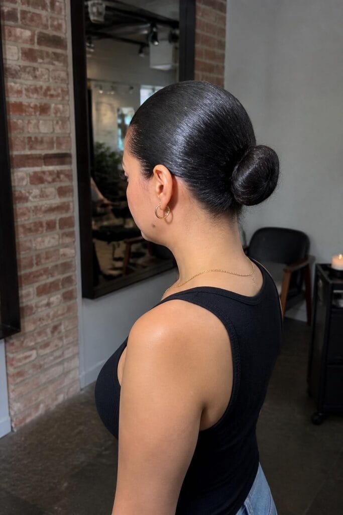 Sleek low bun 683x1024 1