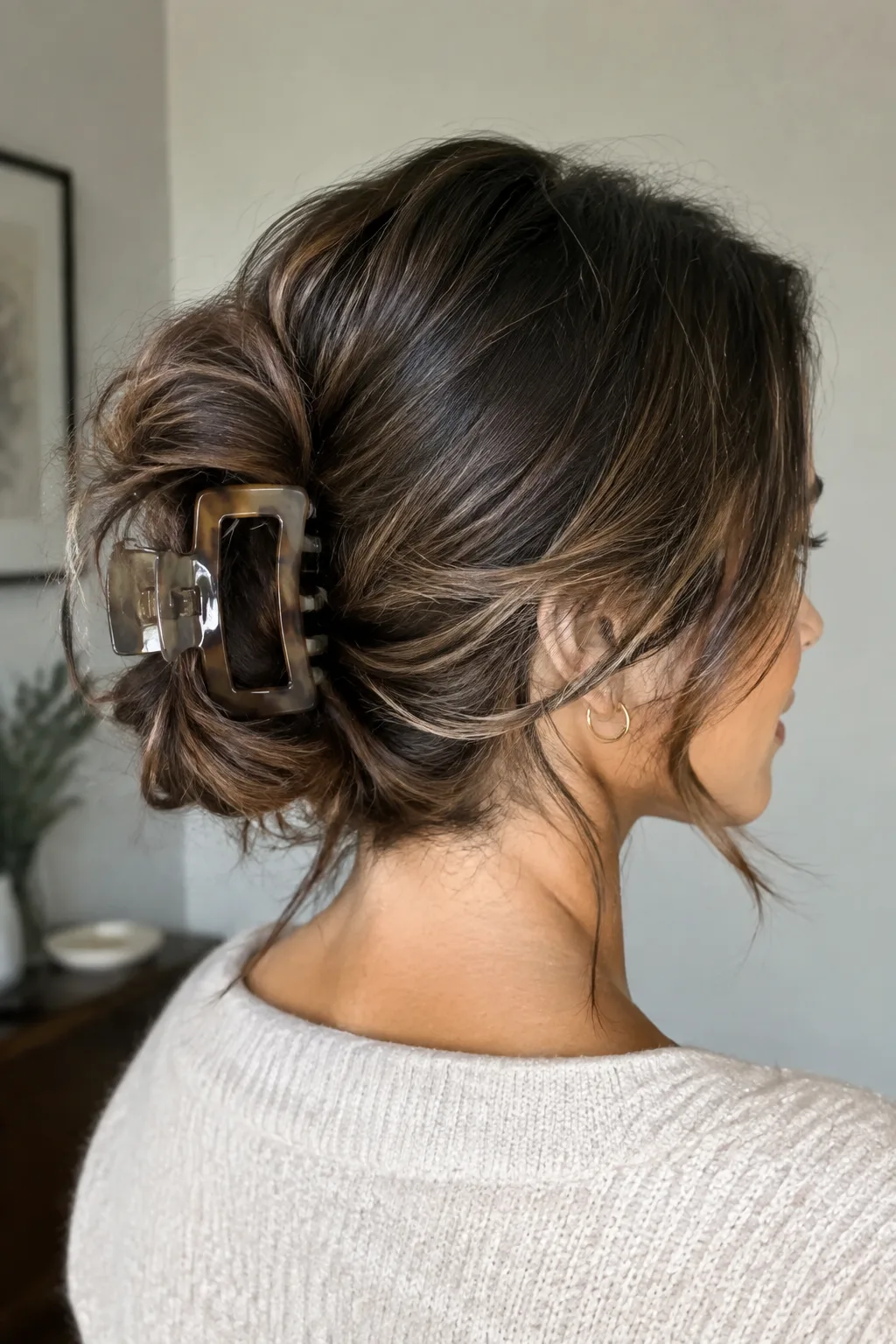 The Relaxed Low Chignon Clip hairstyle
