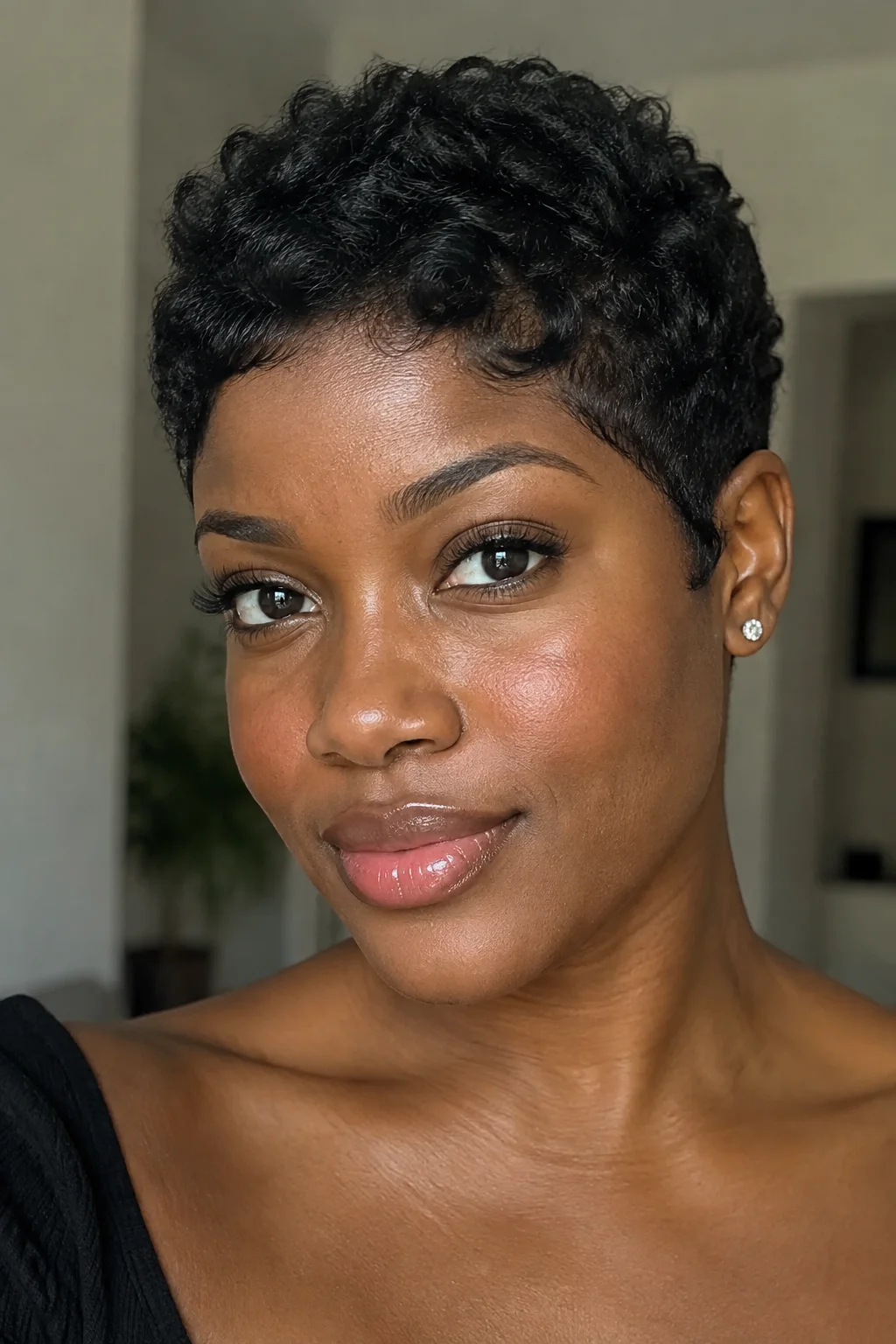 Rounded Coily Pixie hairstyle
