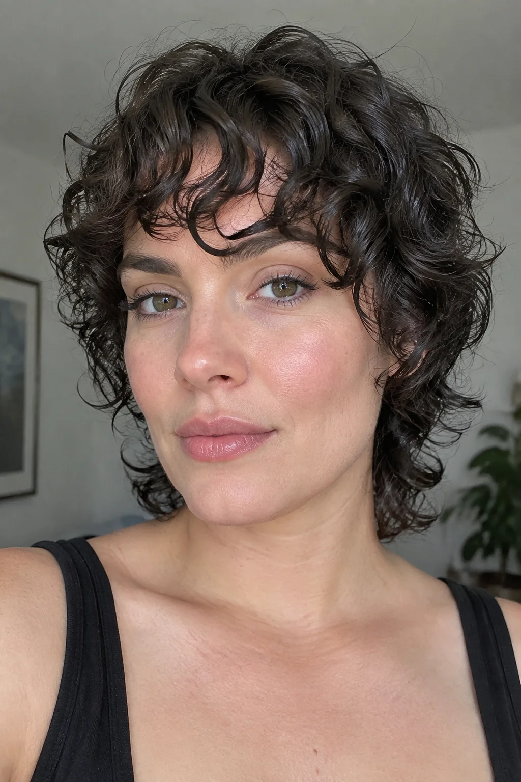 Piecey Wet-Look Curly Baby Wolf hairstyle
