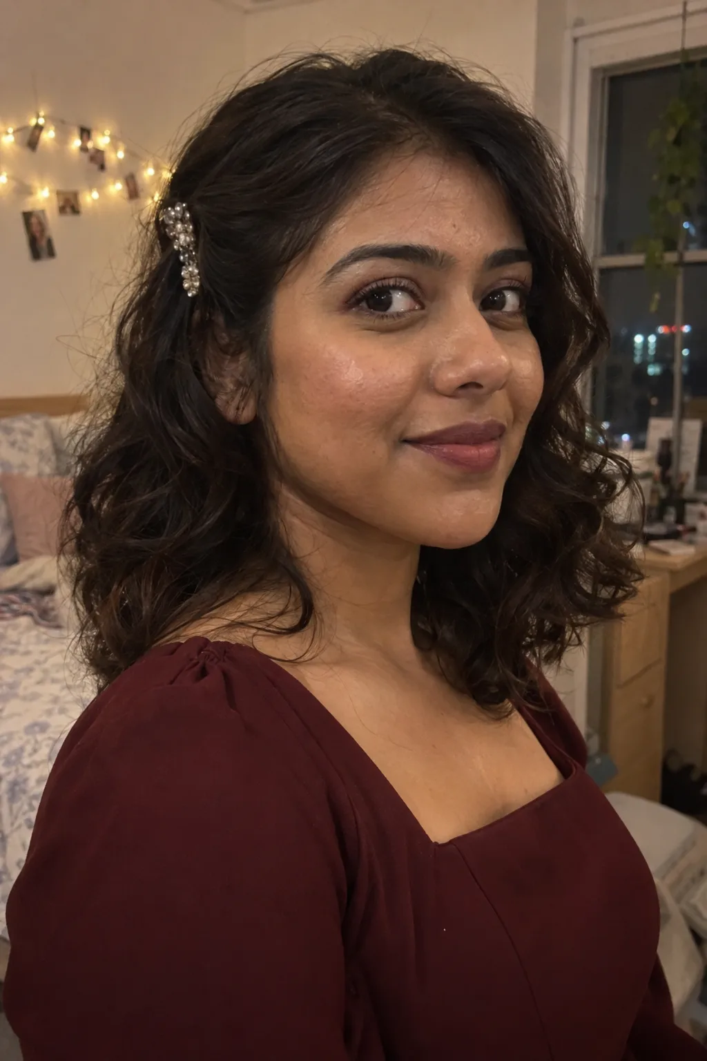Loose Curls With a Jeweled Clip hairstyle