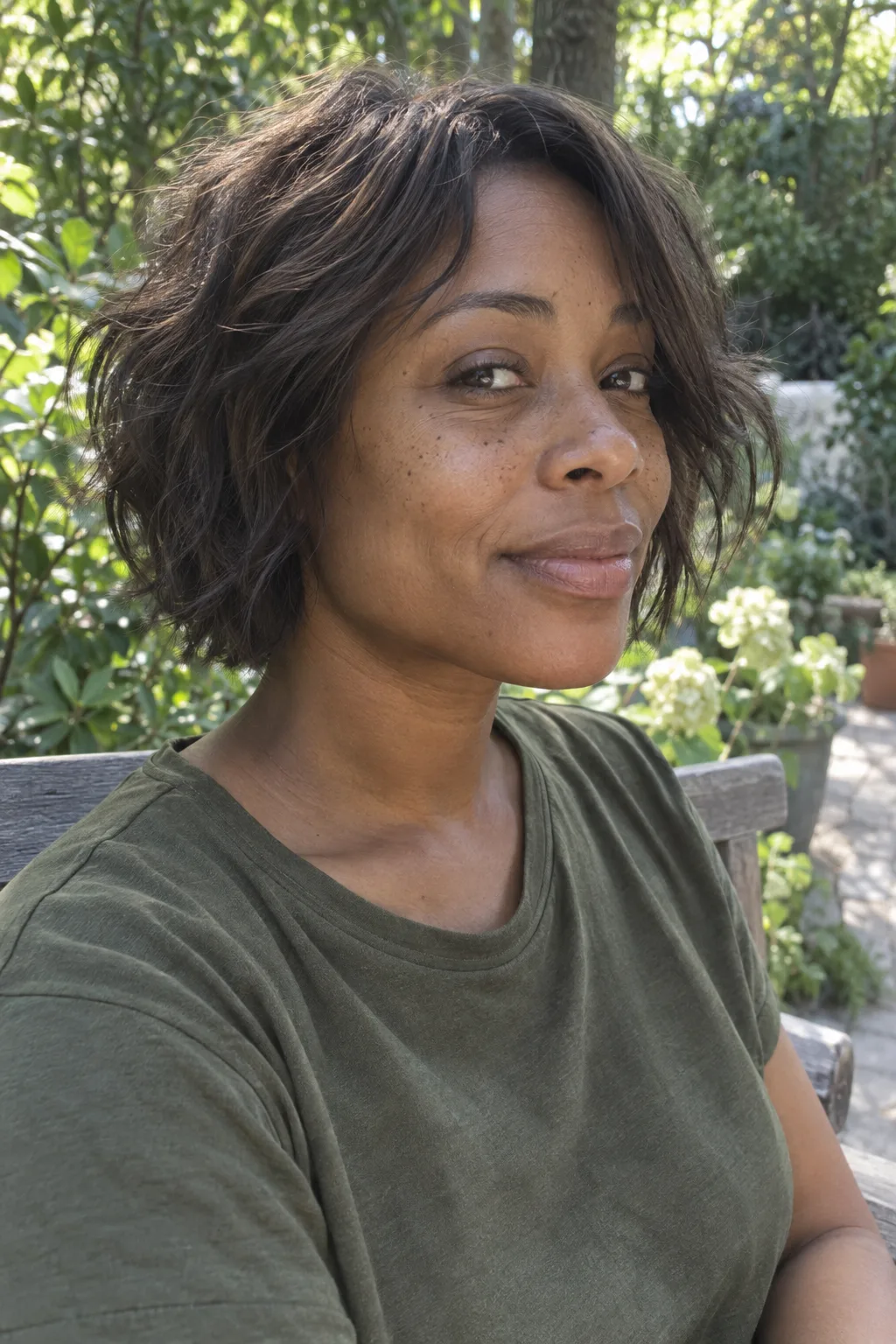 Shaggy Ear-Length Bob hairstyle