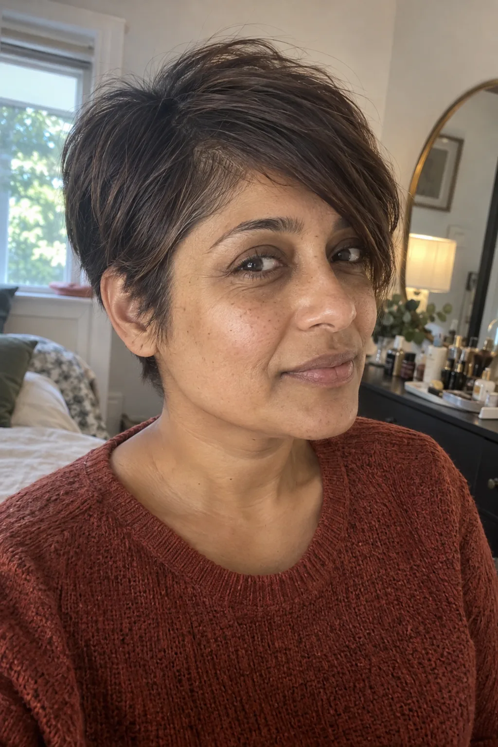 Side-Swept Pixie With Crown Volume hairstyle