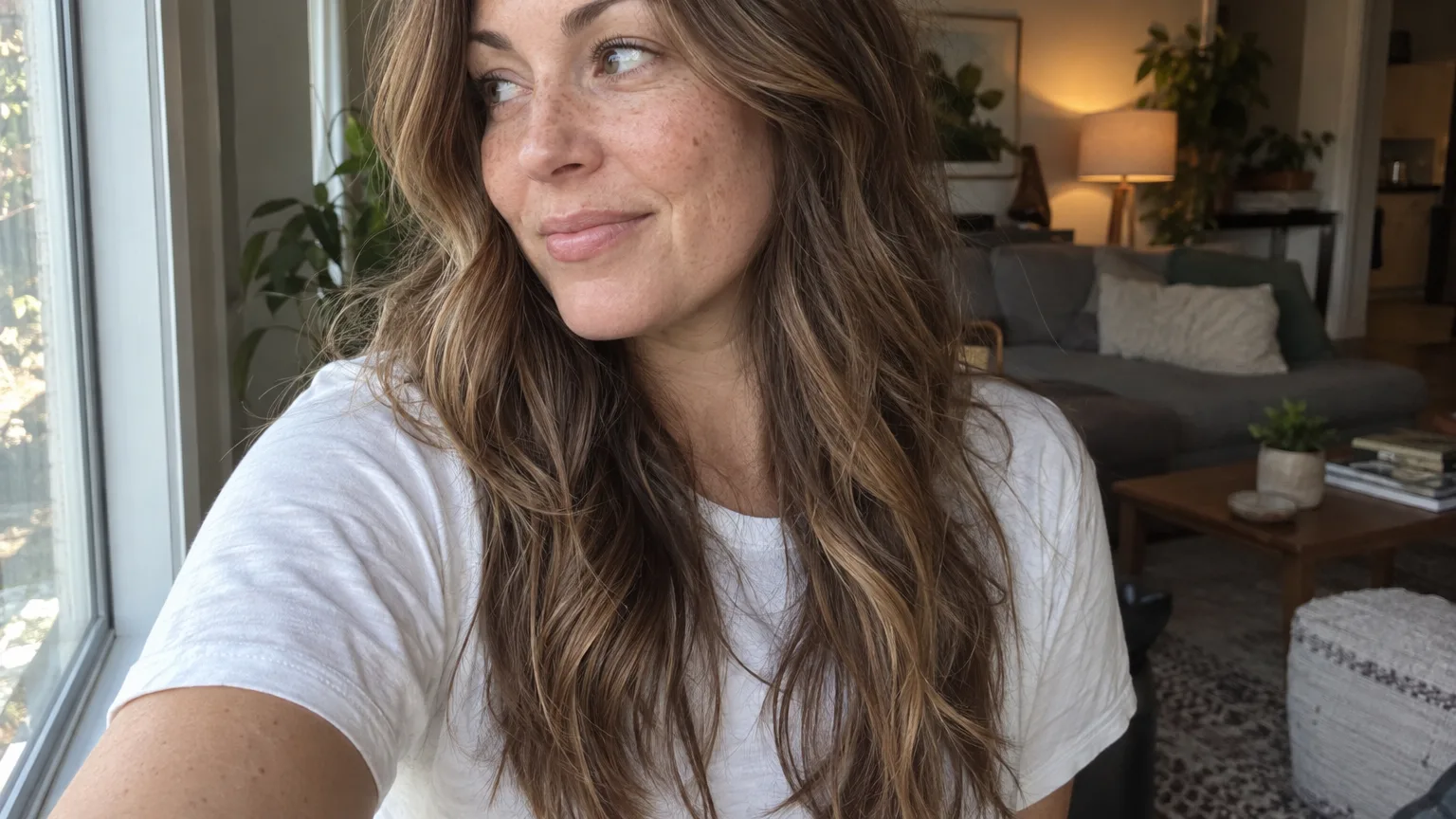 15 Subtle Brown Hair With Blonde Highlights for a Natural Look