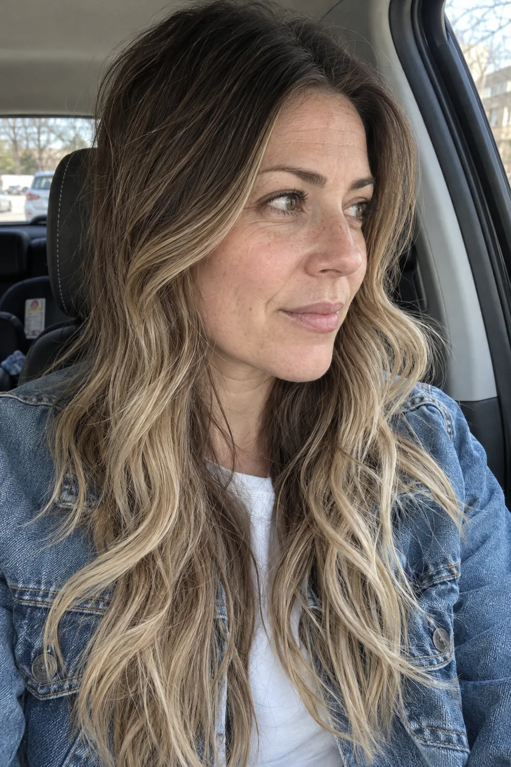 Lived-In Root With Blended Blonde Ends hair color