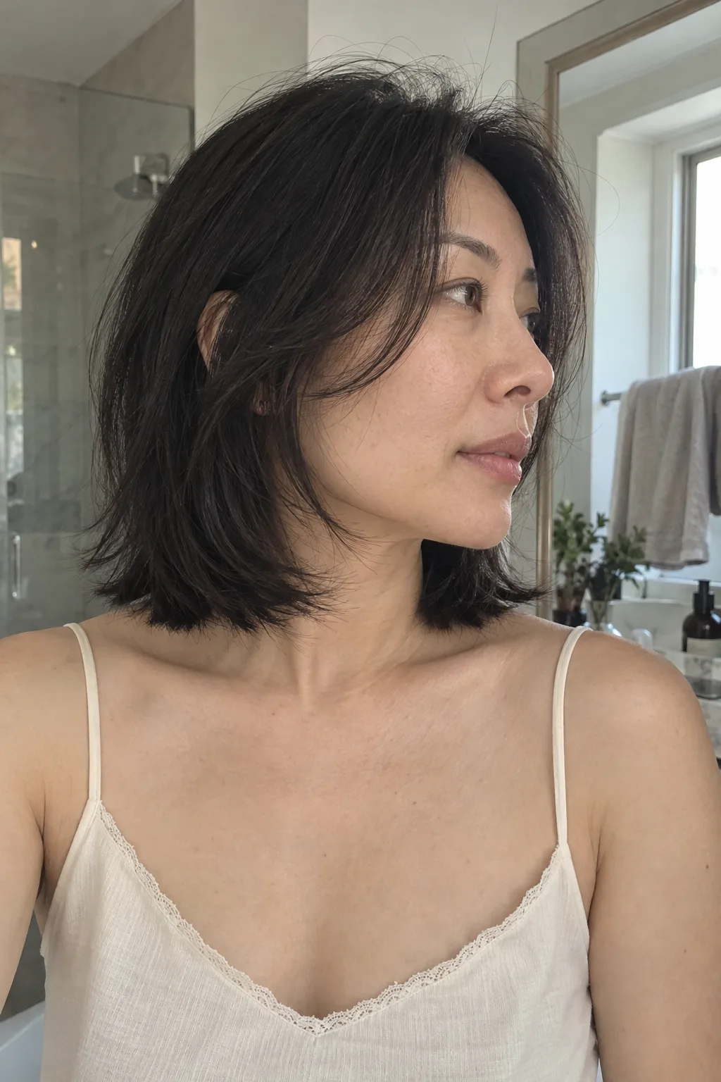 Collarbone-Length Butterfly Lob hairstyle